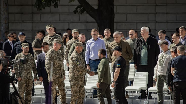 Zelenski o un presidente militar: escenarios posibles si hay elecciones en Ucrania