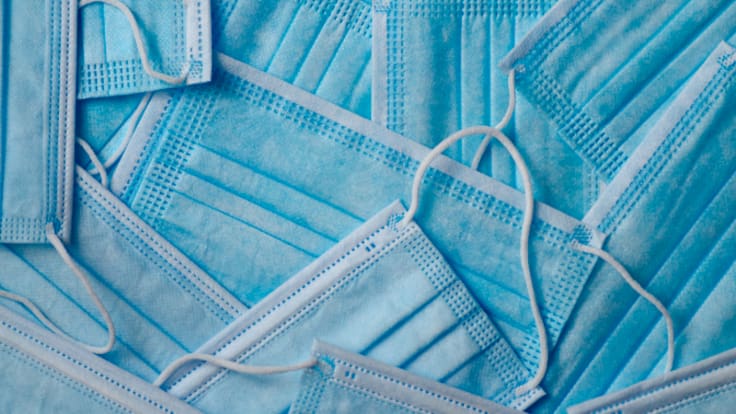 Les farmàcies catalanes tornen a proveir-se de mascaretes després d'esgotar-ne estocs per l'explosió de casos de grip