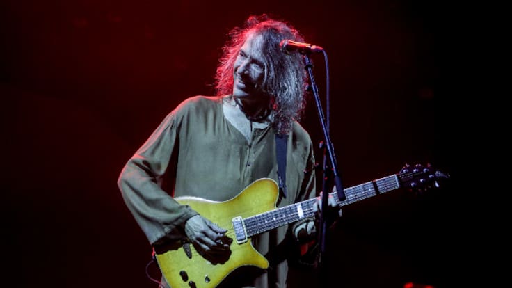 El homenaje más emotivo a Robe Iniesta, la banda sonora del 'Carrusel Canalla': "Es el artista más influyente de España"