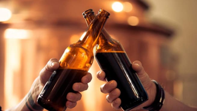 Hasta 12.000 botellines: El récord que quiere conseguir NIPACE en su vermú de Nochebuena