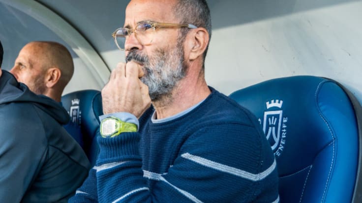 Álvaro Cervera no ve un problema tener que decidir si Aitor Sanz regresa al once tras el buen rendimiento en la medular de Juanjo y Fabricio