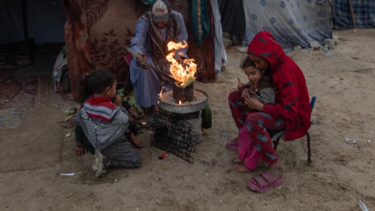 Cenas solidarias en Syriana, la Nochebuena en Gaza y las últimas previsiones económicas de Niño Becerra