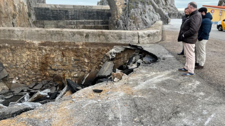 La Consejería de Fomento pone en marcha una obra de emergencia para la reparación del hundimiento en Castro Urdiales