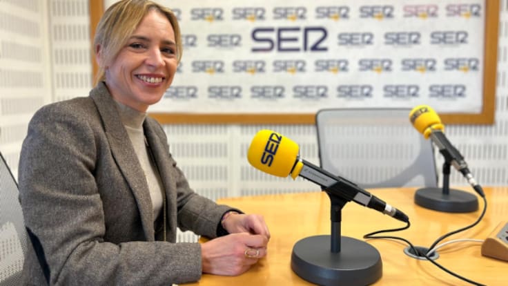 Almudena Martínez del Junco: "Pedimos al Gobierno central que cumpla con la provincia de Cádiz"