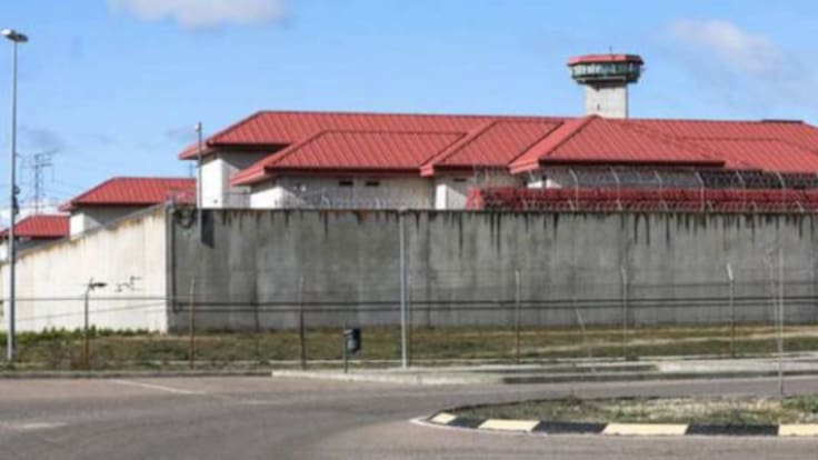 Sergio García, delegado CSIF Prisiones Valdemoro, denuncia falta de médicos en la cárcel tras un incidente con cuatro funcionarios heridos y un interno.