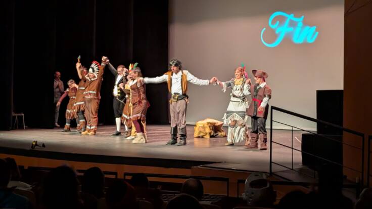 Charlamos con usuarios de la Fundación Amás en Fuenlabrada, junto a profesionales de la fundación y padres de los usuarios