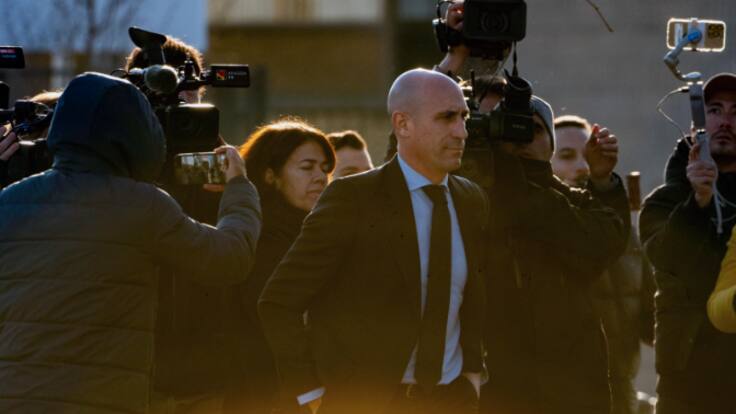 Rubiales, davant el jutge pel petó no consentit a Hermoso: “M'he menjat a petons molts futbolistes”