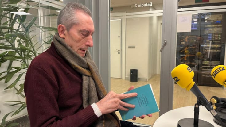 “Ya no se vive, se simula vivir”: Manuel Arandilla presenta su nuevo libro