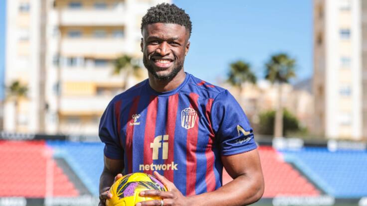 Sekou Gessama, futbolista del Eldense, en su presentación