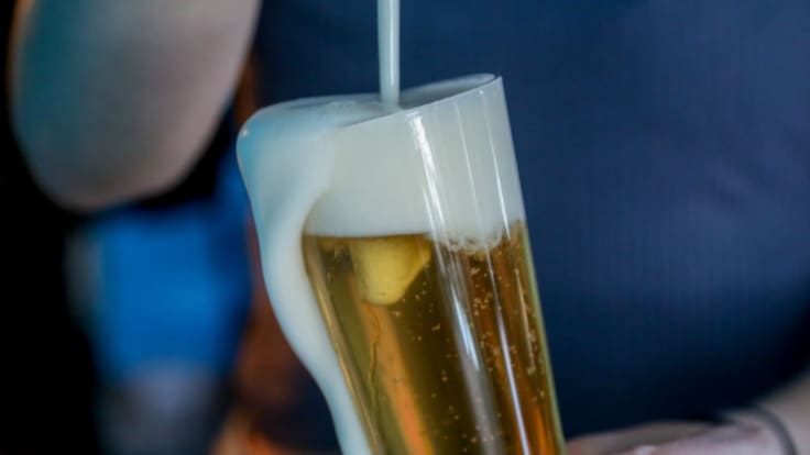 El binge drinking y su impacto en el hígado: aumentan los casos de cirrosis en menores de 30 años