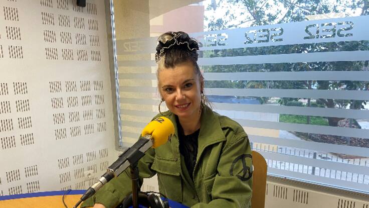 La cantante Claudia Otelli lanza el primer single de su próximo EP, 'Luna Roja'