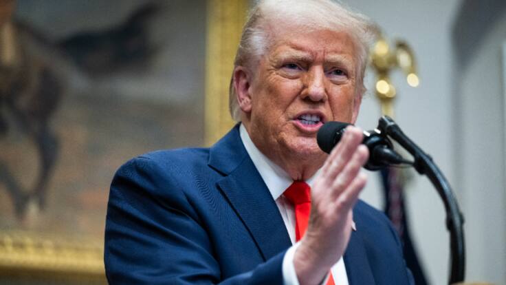 El precio de los huevos fue culpa de Biden y otros bulos en el discurso de Donald Trump