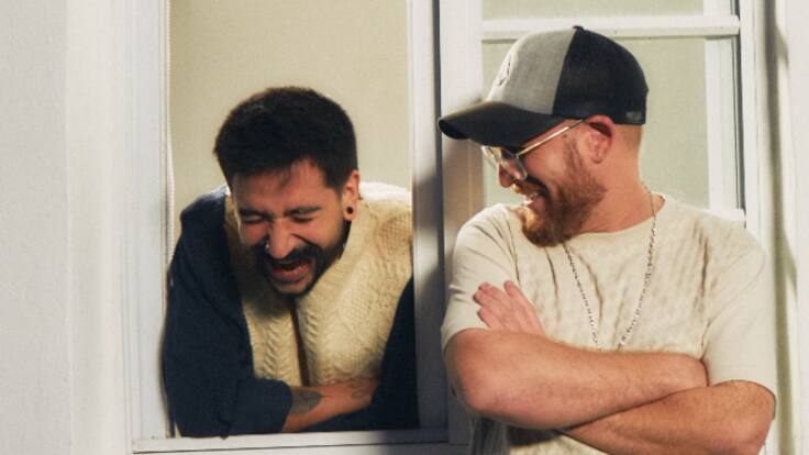 Entrevistamos al cantante leganense Javi Medina por su colaboración con el colombiano Camilo