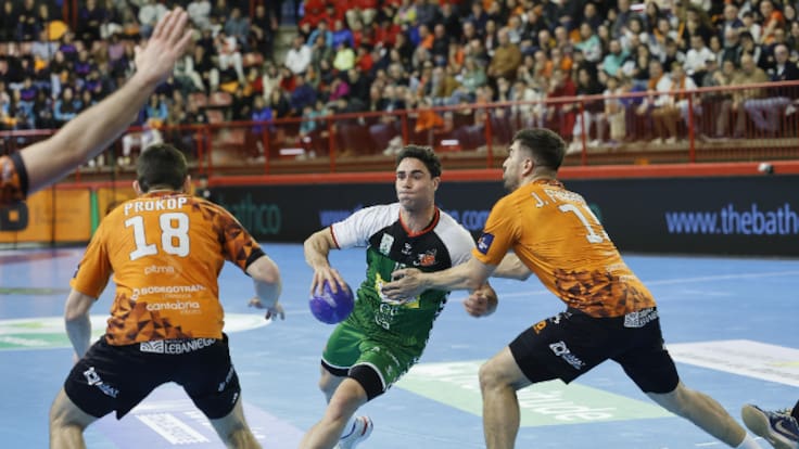 José Nolasco analiza la derrota del Bada Huescaen Torrelavega