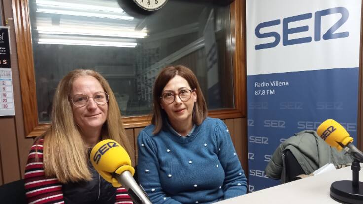 María José Más y Mari Carmen Serrano, de La Encarnación en Radio Villena