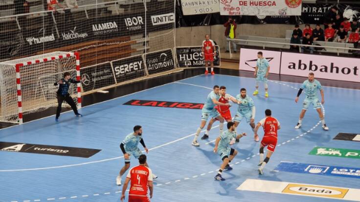 José Nolasco destaca el esfuerzo del equipo para ganar a Cangas