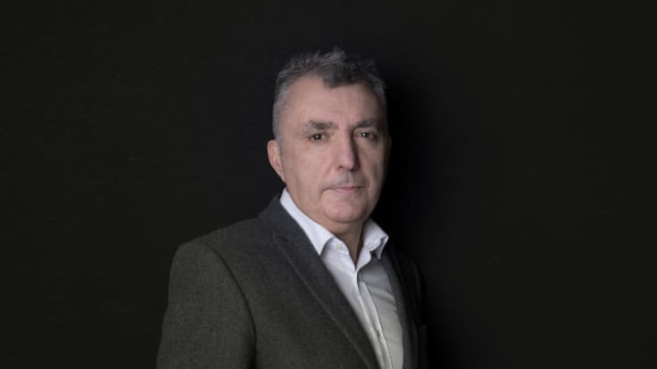 Manuel Vilas relata el abuso sexual del que fue víctima: "Un cura me metió mano y no sé hasta dónde llegó porque no lo recuerdo"