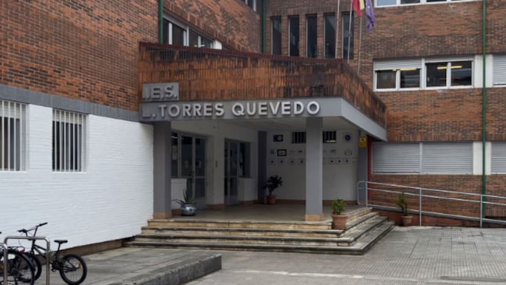 El alumno agredido del Torres Quevedo tenía asignada un técnico de apoyo que no estaba en el momento de los hechos