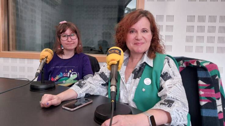 Entrevistamos a Laura, diagnosticada de trastorno del espectro autista, y a Teresa, su madre, son vecinas de Parla que hoy nos han dado otro punto de vista del autismo.