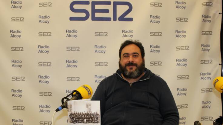 Tragaluz-Entrevista a José Antonio Llinares, president, i Joan Doménech, director de la Societat Musical Nova d'Alcoi amb motiu del concert d'exaltació de la música festera