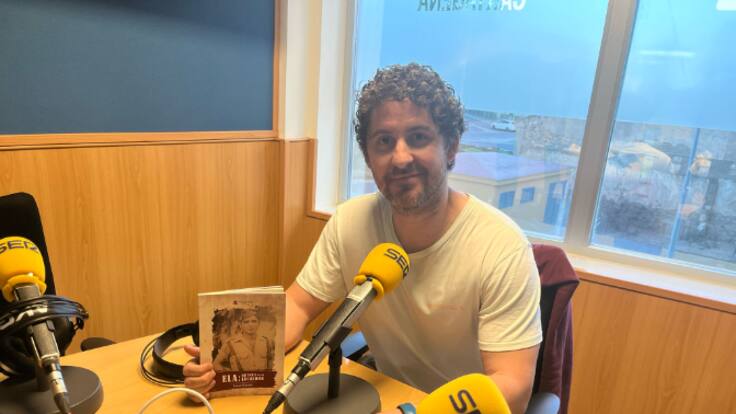 Entrevista a Juan José Sánchez, es docente en el Colegio La Vaguada y acaba de publicar 'ELA: historia de un luchador'