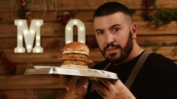 ENTREVISTA | Óscar Valera, gerente del restaurante y hamburguesería Moa Brasas Gourmet en Monóvar.