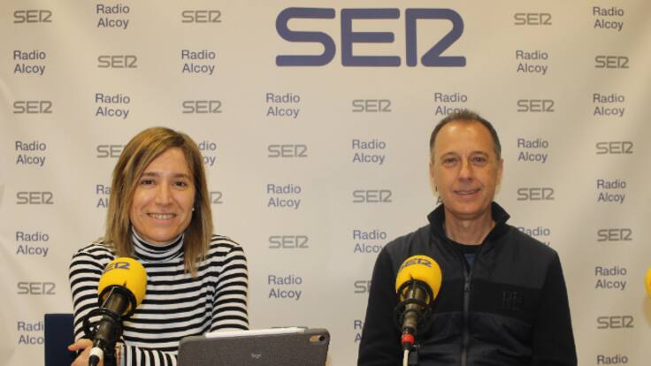 Tragaluz- Elisa Guillem, regidora de Cultura, i Josep Policarpo, director de la Mostra de Teatre presenten la programació de la Mostra de Teatre 2025