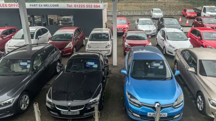 Los Revolucionarios | 'NeedCarHelp'