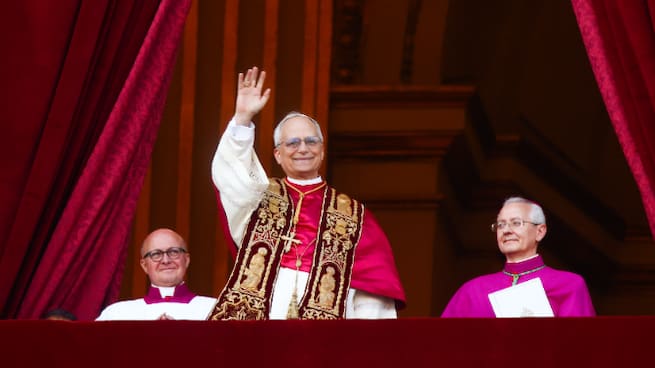 Ángel Camino, el español amigo íntimo del papa León XIV: "Roberto se ha tirado a la piscina"