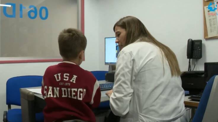 La madre de uno de los niños con terapia hormanal del crecimiento del hospital de Getafe habla de la App creada para estos niños.