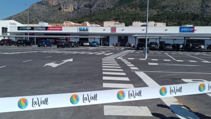 Tavernes abre su primer parque comercial