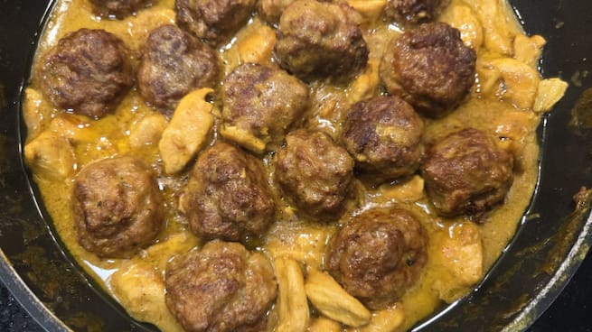 El Rebost: guisat de mandonguilles amb curry