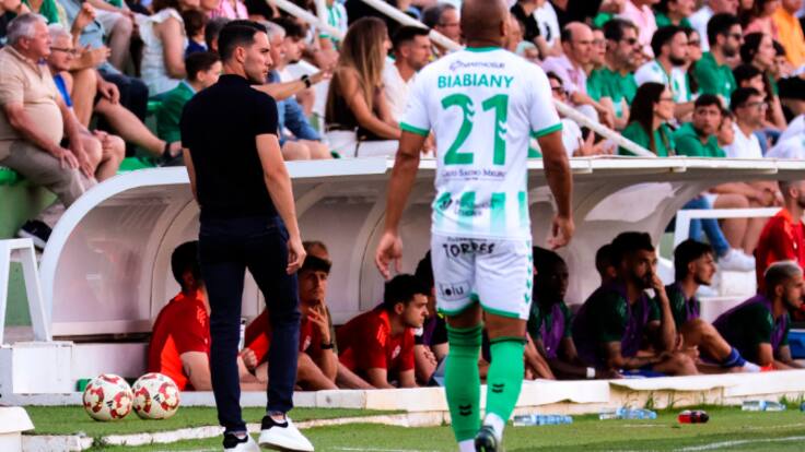 Rueda de prensa de Javi Medina tras el Antequera CF - SD Ponferradina