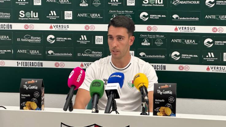 Rueda de prensa de Javi Medina, antes del Ponferradina-Antequera