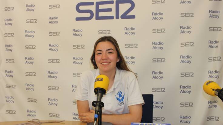 SER Mascota con Nerea Figueruelo, educadora canina en Nadog: Celebración del campeonato mundial conseguido en el FMBB 2025, categoría de obediencia deportiva, por Andreu Fernández y su perra Aire