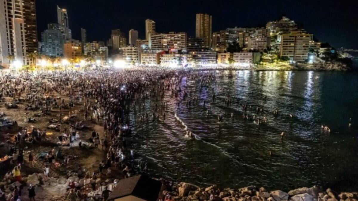 Carrusel de fiestas en la Marina Baixa por San Juan