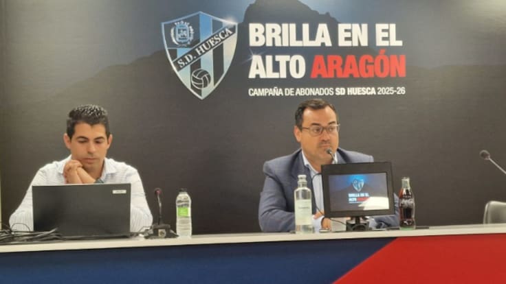 Miguel Mur, director general de la SD Huesca, habla de la campaña de abonados