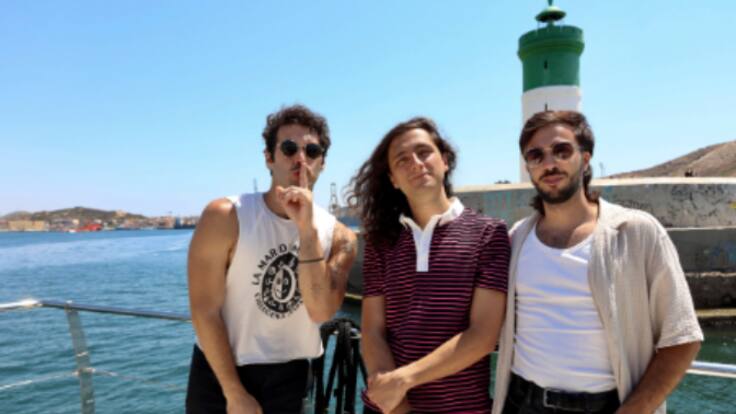 Arde Bogotá calienta motores de cara a sus conciertos del fin de semana con un paseo en barco por la bahía de Cartagena