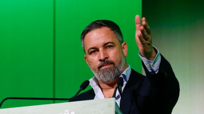 Nicolás Castellano desmonta los bulos xenófobos de Vox en tres minutos