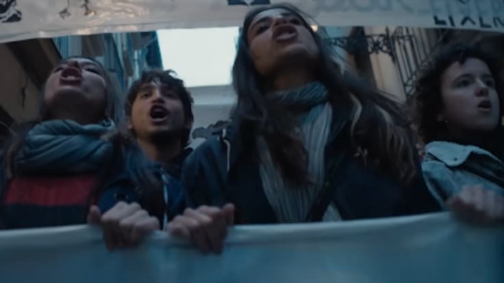 "Tuvo que fingir amar a dos asesinos": la historia real detrás de 'La Infiltrada'