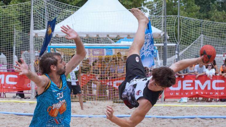 El I Torneo AC KALO de Balonmano Playa pone a Pozal de Gallinas en el mapa del deporte internacional
