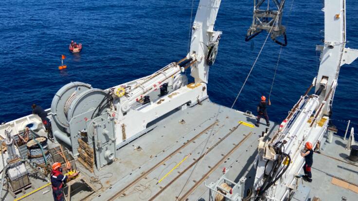 La Ventana a las 16h | Una expedición francesa investiga los 200.000 barriles radioactivos cerca de las costas gallegas