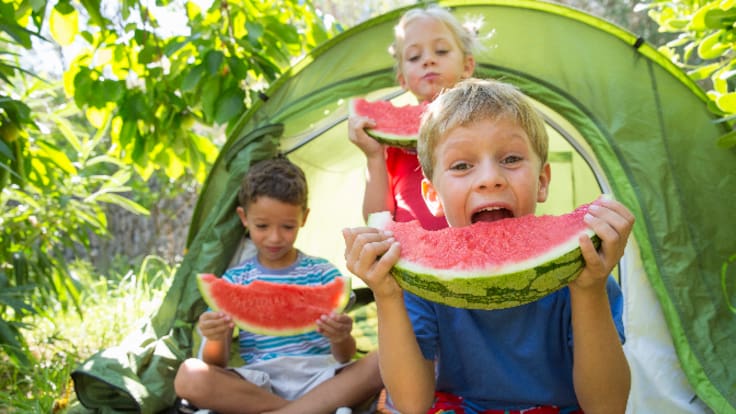 "Tengo que hacer de madre loca": así viven los campamentos de verano las familias con niños alérgicos