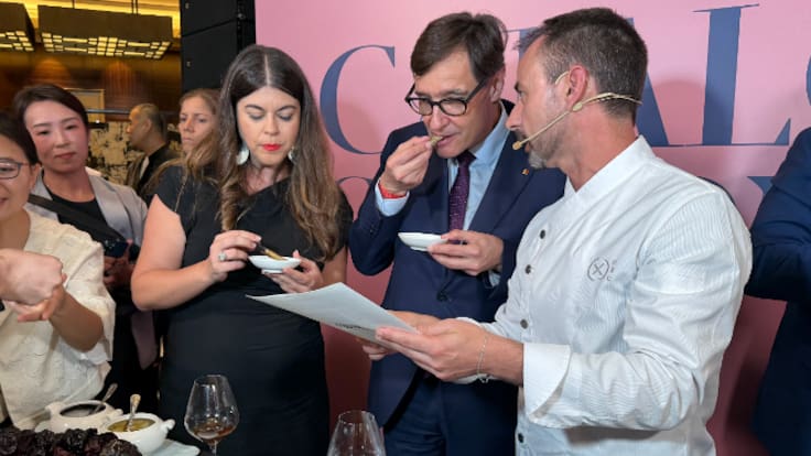 Una calçotada a Pequín: Catalunya acosta la seva gastronomia al públic xinès