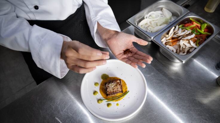 Com és treballar de xef privada a un veler? “Els clients et demanen l'impossible i has de buscar solucions”