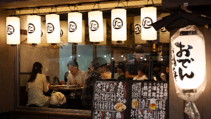 La única mujer del mundo que tiene siete estrellas Michelin da el consejo gastronómico más inesperado a quienes visitan Tokio: "Sí o sí"