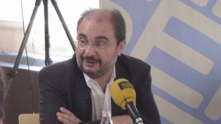 Vecinos y amigos de Ejea despiden a Javier Lambán