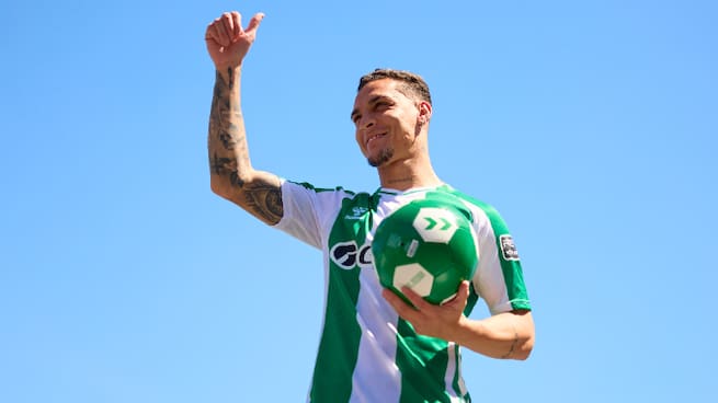 Antony demuestra su amor por el Betis en 'El Larguero': "Si tengo que elegir entre el Sevilla o el United... me vuelvo a Manchester seguro"