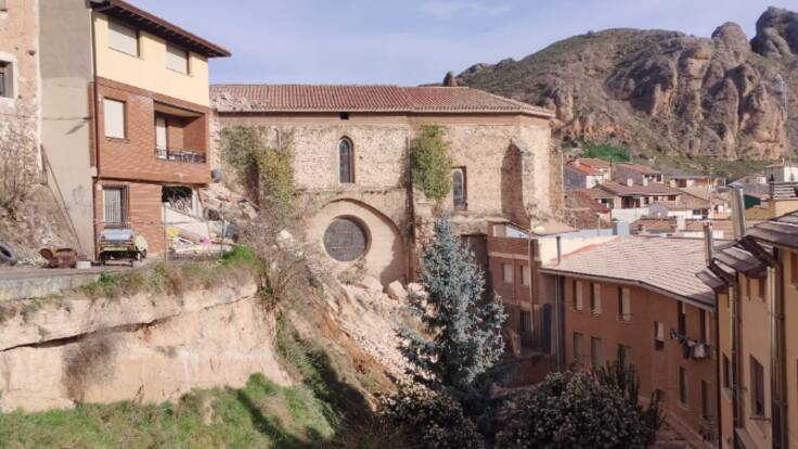 La torre de la iglesia de Viguera se derrumbó por "filtraciones de aguas subterráneas"