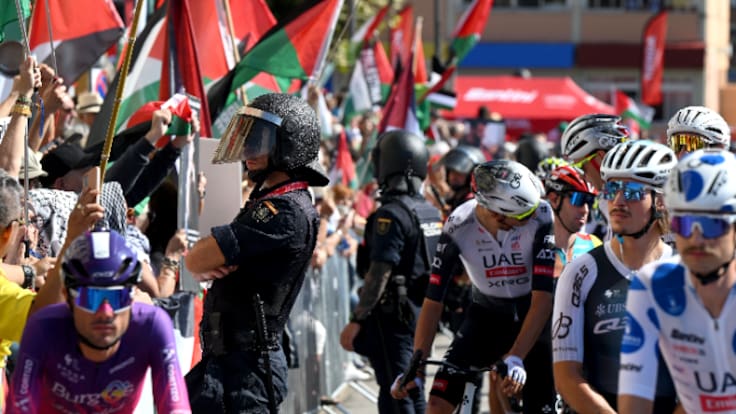 "Lo poquito que le queda a la ciudadanía es gritar": Manuel Jabois valora la incidencia de las protestas pro-palestinas en La Vuelta